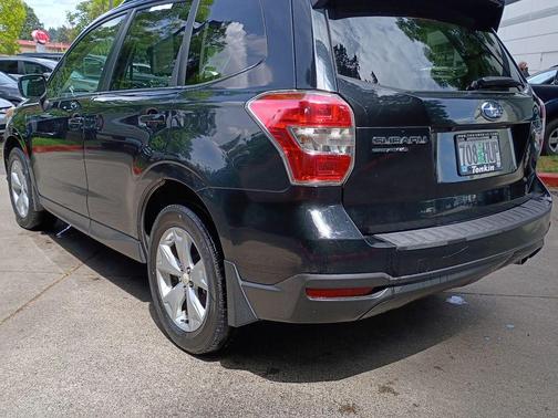 Crystal Black Silica 2014 Subaru Forester 2.5i Limited
