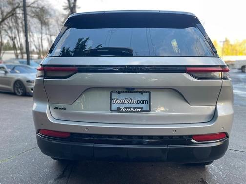 2024 Jeep Grand Cherokee Laredo