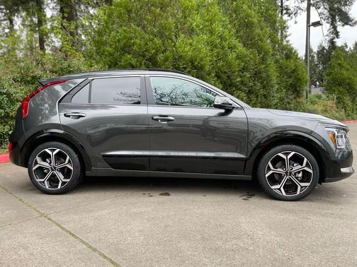 Gray 2025 Kia Niro EX Touring