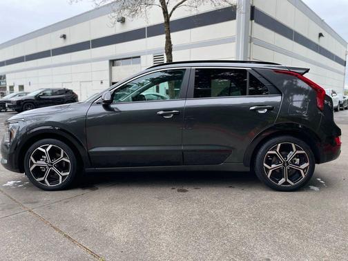 Gray 2025 Kia Niro EX Touring