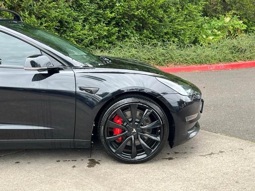 2018 Tesla Model 3 Performance