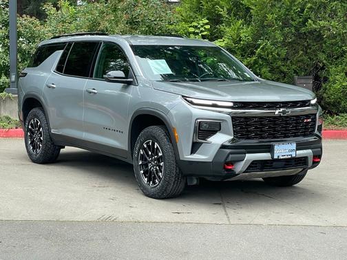 Sterling Gray Metallic 2025 Chevrolet Traverse Z71