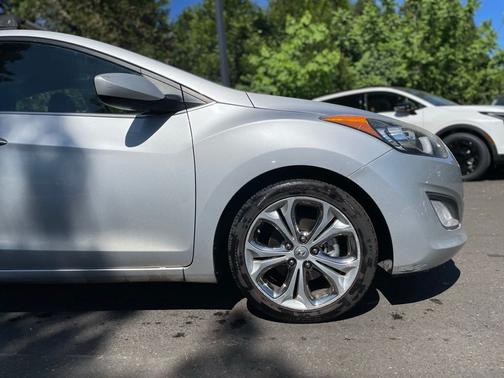 Shimmering Silver Metallic 2013 Hyundai Elantra GT Base