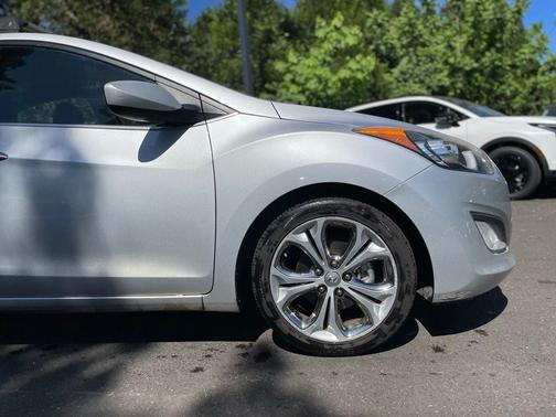 Shimmering Silver Metallic 2013 Hyundai Elantra GT Base