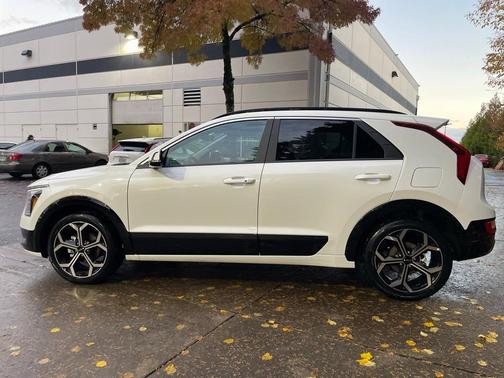 2025 Kia Niro EX Touring