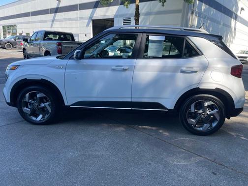 Lunar White 2024 Hyundai VENUE Limited