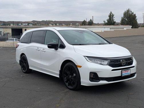 Platinum White 2026 Honda Odyssey Sport-L