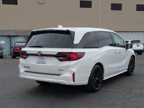 Platinum White 2026 Honda Odyssey Sport-L
