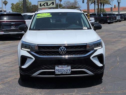 Pure White 2022 Volkswagen Taos 1.5T S