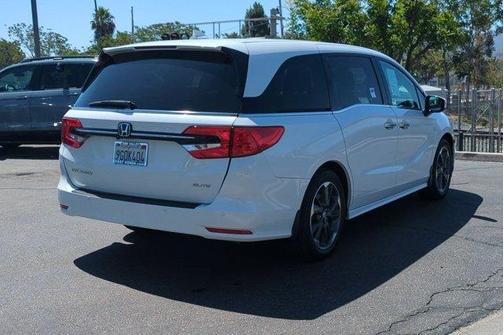 Platinum White Pearl 2023 Honda Odyssey Elite