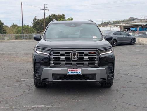 Crystal Black Pearl 2026 Honda Pilot TrailSport