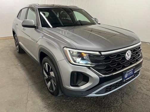 2024 Volkswagen Atlas Cross Sport 2.0T SE w/ Technology