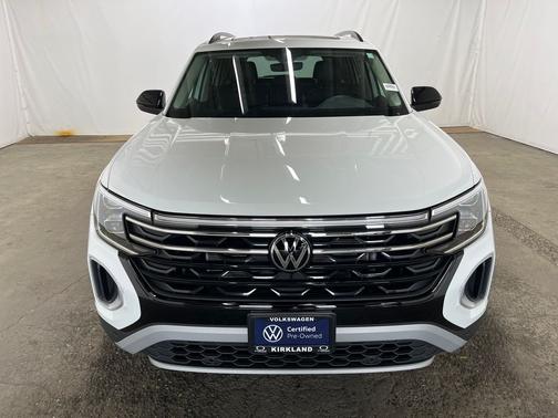 Pure White 2025 Volkswagen Atlas 2.0T Peak Edition