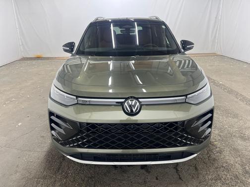 Avocado Green W/Black Roof 2025 Volkswagen Tiguan 2.0T SEL R-Line