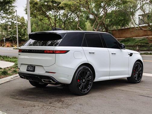 Fuji White 2024 Land Rover Range Rover Sport Dynamic SE