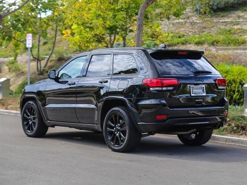 2017 Jeep Grand Cherokee Laredo