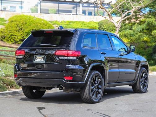 2017 Jeep Grand Cherokee Laredo
