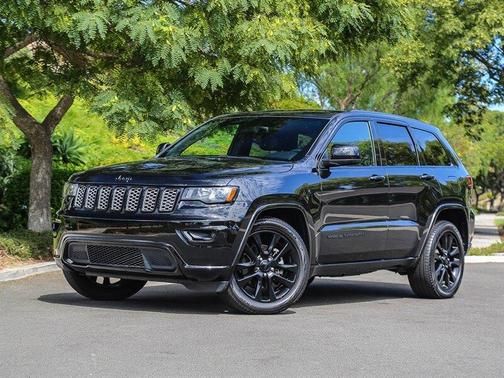 2017 Jeep Grand Cherokee Laredo