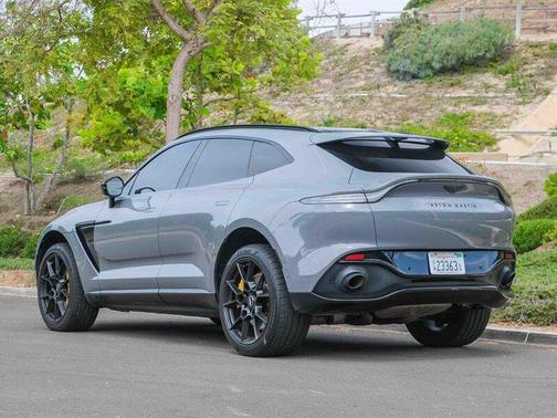 2021 Aston Martin DBX Base