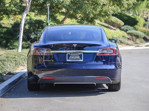 2014 Tesla Model S Performance