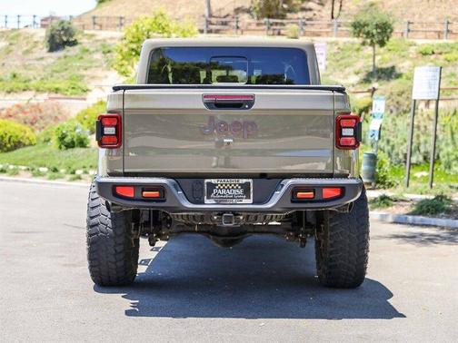GATOR CLEAR COAT 2020 Jeep Gladiator Mojave