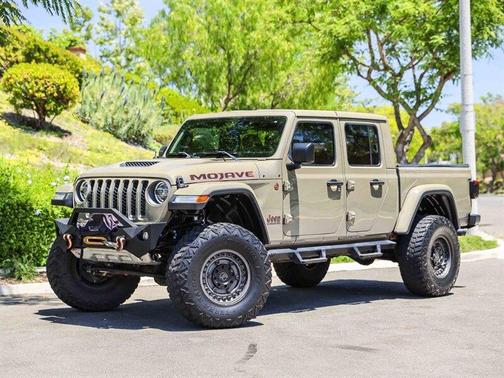 GATOR CLEAR COAT 2020 Jeep Gladiator Mojave