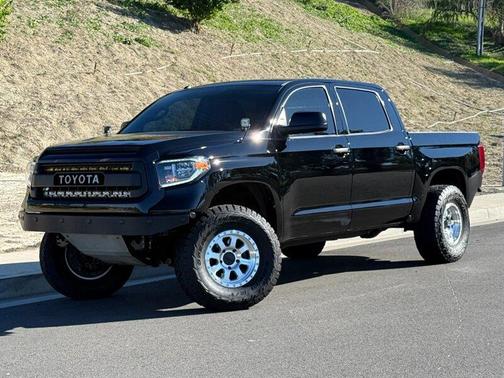 2017 Toyota Tundra SR5