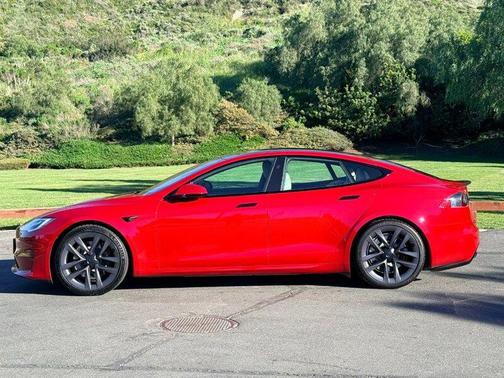 2021 Tesla Model S Plaid
