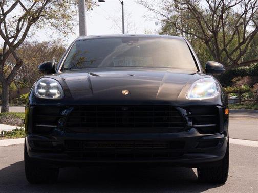 2021 Porsche Macan Base