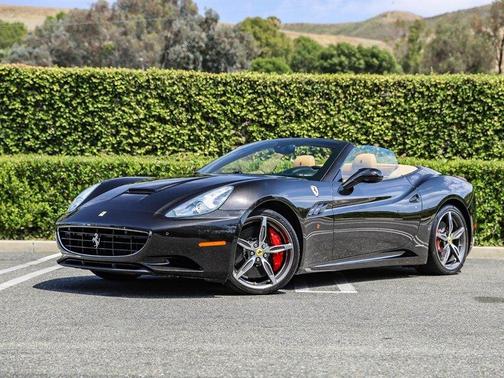 Nero 2014 Ferrari California Base