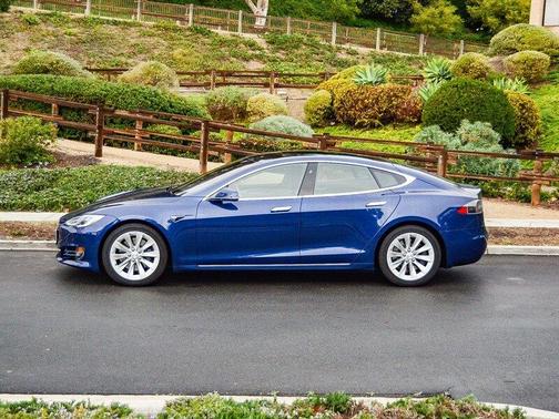 2018 Tesla Model S 75D