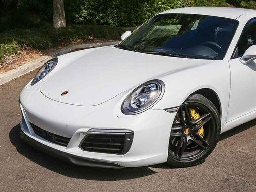 2017 Porsche 911 Carrera