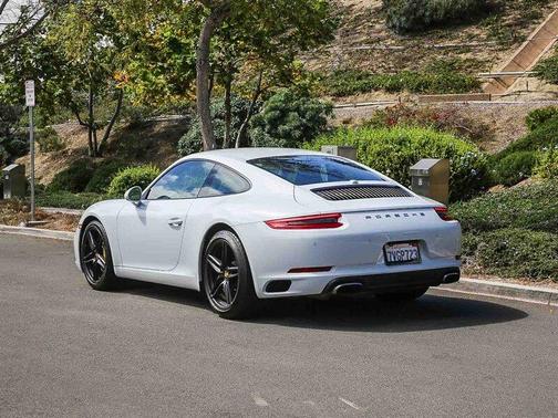 2017 Porsche 911 Carrera