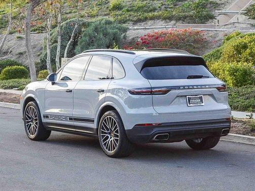 2021 Porsche Cayenne Base