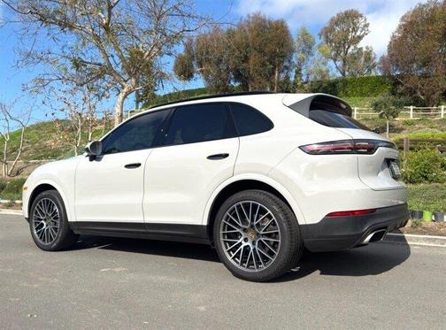 2021 Porsche Cayenne Base