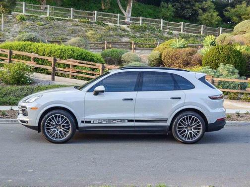 2021 Porsche Cayenne Base