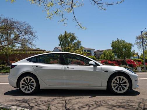 2023 Tesla Model 3 Base