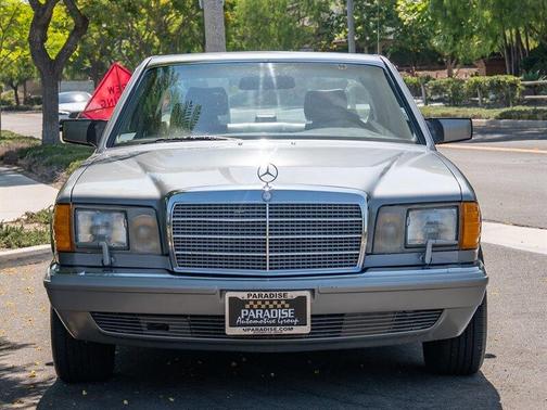 1987 Mercedes-Benz S-Class 560SEL