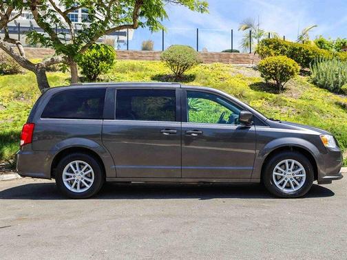 Indigo Blue 2018 Dodge Grand Caravan SXT