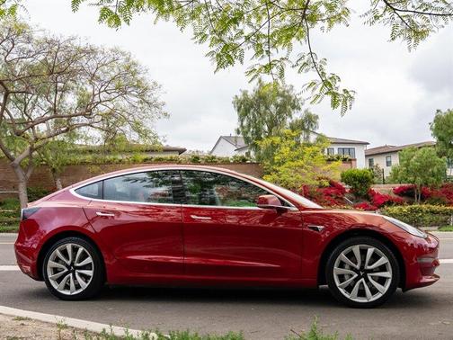 2018 Tesla Model 3 Long Range