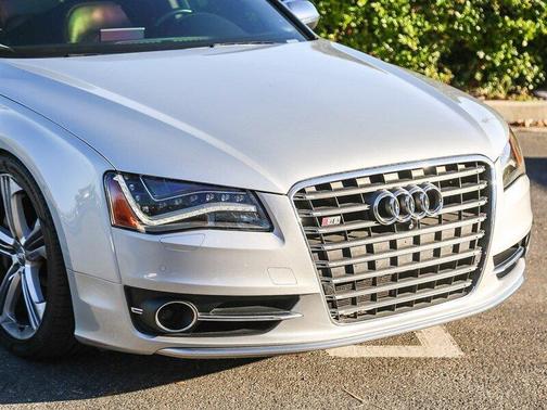 2013 Audi S8 4.0T quattro