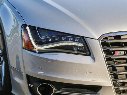 2013 Audi S8 4.0T quattro