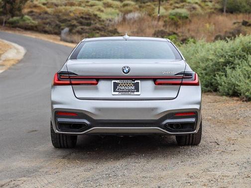 2021 BMW 740 i