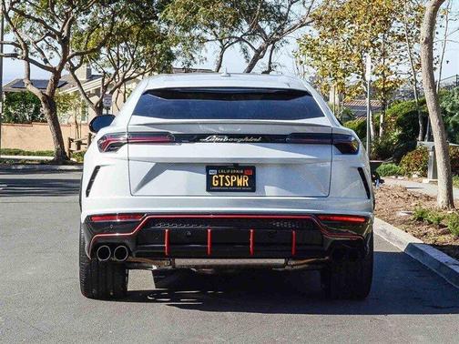 2021 Lamborghini Urus Graphite Capsule