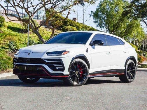 2021 Lamborghini Urus Graphite Capsule