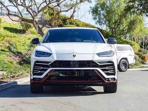 2021 Lamborghini Urus Graphite Capsule