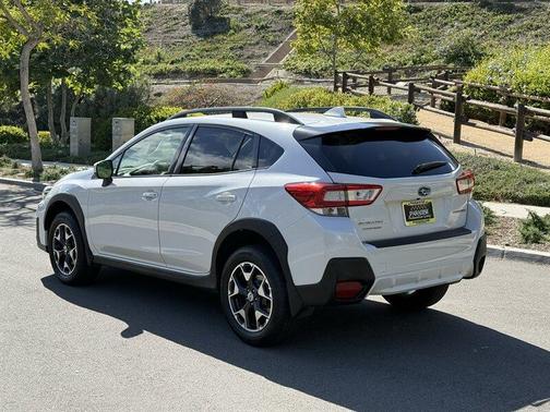 Crystal White Pearl 2018 Subaru Crosstrek 2.0i Premium