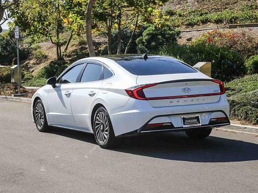 2021 Hyundai SONATA Hybrid Limited
