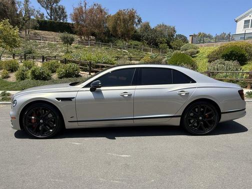 Silver Storm Metallic 2023 Bentley Flying Spur S