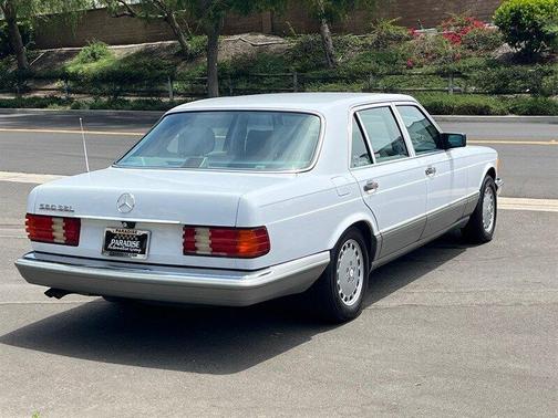 1987 Mercedes-Benz S-Class 560SEL